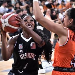 Beşiktaş deplasmanda bir sayı farkla galip!
