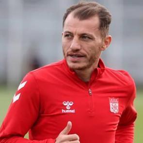 17 yıllık emek! Tam 415 ma&ccedil;... Kaptan sitemle ayrıldı: Teşekk&uuml;r bile etmediler