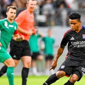 15 milyon euroluk golc&uuml; kadro dışı kaldı! Trabzonspor kolları sıvadı