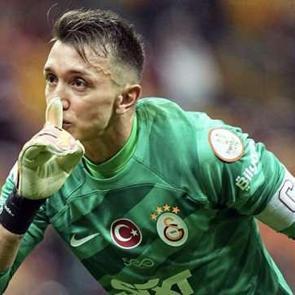 Galatasaray'da bir devir kapanıyor! Muslera i&ccedil;in ilgin&ccedil; tesad&uuml;f