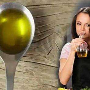 Her sabah a&ccedil; karnına bir kaşık zeytinyağı i&ccedil;mek faydalı mı? A&ccedil; karna zeytinyağı i&ccedil;ilince bakın neler oluyor!