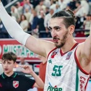 Karşıyakalı Kenan Sipahi, haftanın 5&rsquo;ine se&ccedil;ildi