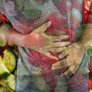 Domates ve salatalığı aynı anda yemek zararlı mı? Mide kanserinin asıl sebebi bu ayrılmaz ikili!