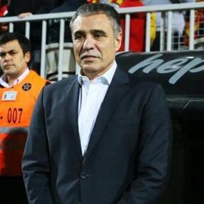 Ersun Yanal istifa etti!