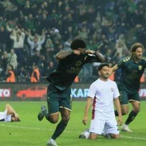 Kocaelispor, Karag&uuml;mr&uuml;k'&uuml; 90+3'te yıktı