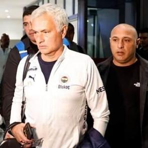 Mourinho'dan, Trabzonsporlu taraftarları kızdıracak hareket