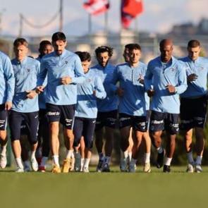 Trabzonspor, Fenerbah&ccedil;e ma&ccedil;ı hazırlıklarına başladı