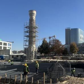 Depremde yıkılan "Yeni Cami" yeniden y&uuml;kseliyor