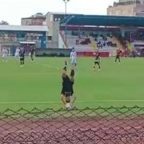 Amat&ouml;r Lig'de tarihe ge&ccedil;en ta&ccedil; atışı! İşte muhteşem gol