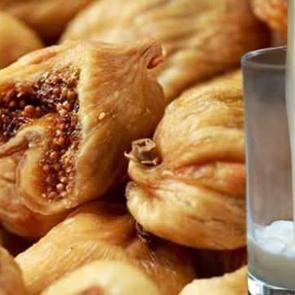 İncirli s&uuml;t&uuml;n faydaları saymakla bitmiyor! Bir bardağı bile kolesterol&uuml; d&uuml;ş&uuml;rmeye yetiyor