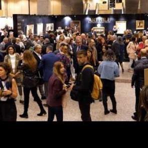 Kadın g&uuml;c&uuml; ve kırılganlığı İstanbul Sanat ve Antika Fuarı&rsquo;nda