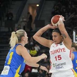 Milli Takım'dan Romanya'ya tarihi fark