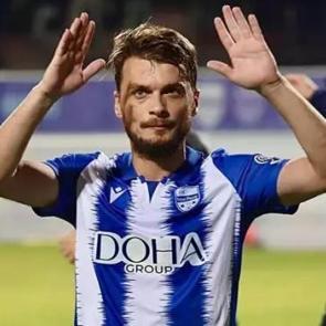 Şaka değil ger&ccedil;ek! Adem Ljajic basketbol ekibine imza attı