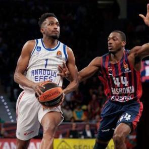 Anadolu Efes, İspanya'da 5 sayıyla galip