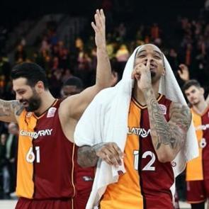 James Palmer b&uuml;y&uuml;k oynadı! Galatasaray evinde farka koştu