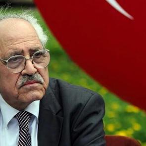 Sezai Karakoç: Dünya sistemi yıkıldı