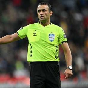 Trabzonspor - Galatasaray ma&ccedil;ının hakemi belli oldu