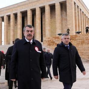 Bakan Tekin Anıtkabir'i ziyaret etti