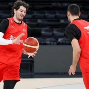 Basketbolda T&uuml;rkiye-Macaristan ma&ccedil;ının biletlerine yoğun ilgi
