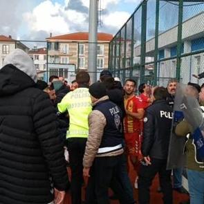 B&ouml;lgesel Amat&ouml;r Lig ma&ccedil;ı sonrası kavga