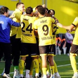 İstanbulspor, Iğdır FK'yi farklı ge&ccedil;ti!