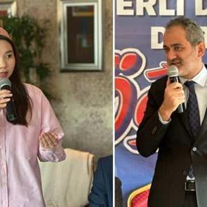 Eski bakan &Ouml;zer: &ldquo;Gen&ccedil;lere g&uuml;venimiz tam&rdquo;  