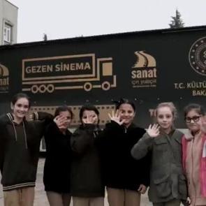 'Gezen Sinema Tırı' ile 895 bin çocuk beyaz perdeyle buluştu