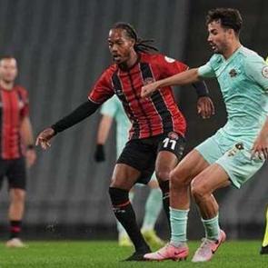 Karag&uuml;mr&uuml;k, Esenler'i tek golle yıktı