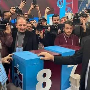 Trabzonspor'da Ertuğrul Doğan yeniden başkan se&ccedil;ildi