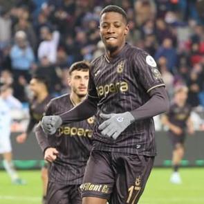 Trabzonspor'un gol y&uuml;k&uuml;n&uuml; Banza &ccedil;ekiyor