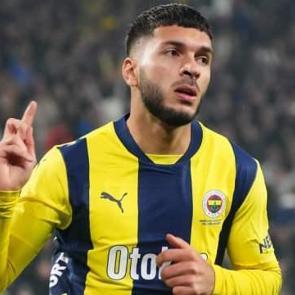 Taraftar b&uuml;y&uuml;k tepki koymuştu! Fenerbah&ccedil;e'den Trabzonspor'a Oğuz Aydın cevabı 