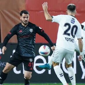 Sakaryaspor, İstanbul'da 3 golle yıkıldı