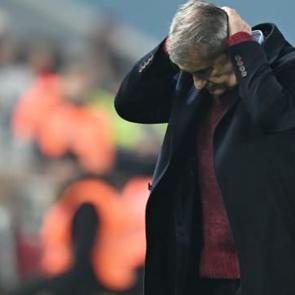 Şenol G&uuml;neş: Başımız eğik, beklemiyorduk