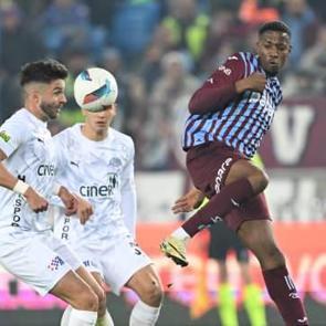 Nefes kesen d&uuml;ello! Fırtına son dakikalarda yıkıldı