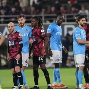 Trabzonspor zirvenin uzağında kaldı