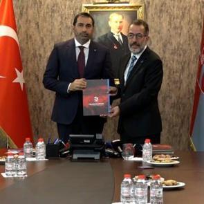 Trabzonspor'da yeni y&ouml;netim mazbatasını aldı