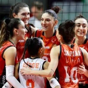 Eczacıbaşı Dynavit, derbide Vakıfbank'ı devirdi