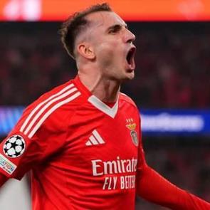 Kerem Akt&uuml;rkoğlu'na Beşiktaş m&uuml;jdesi! G&ouml;r&uuml;şmeler başladı