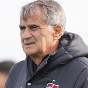 Şenol G&uuml;neş: Kral evde de sokakta da kraldır