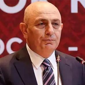S&uuml;leyman Hurma: Osimhen'e 75 milyon Euro verimemeli