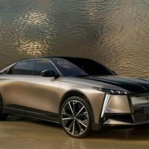 DS N°8 görücüye çıkıyor