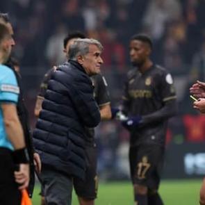 Hakemi eleştiren Şenol G&uuml;neş'ten olay s&ouml;zler: Filler &ccedil;ekişiyor, &ccedil;imenler eziliyor