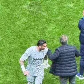 Ma&ccedil; sonu Trabzonsporlu futbolcular arasında gerginlik