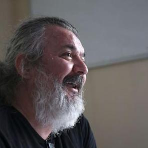 M&uuml;fit Can Sa&ccedil;ıntı &ouml;ld&uuml; m&uuml;? Sosyal medyada &ccedil;alkalanan iddianın ardından a&ccedil;ıklama