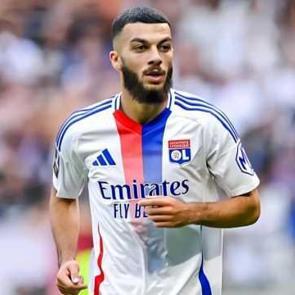 Galatasaray'ın teklifi i&ccedil;in bin pişman oldular! Takımın yıldızı bedava ayrılabilir