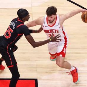 Alperen Şeng&uuml;n'&uuml;n double double'ı galibiyeti getirdi