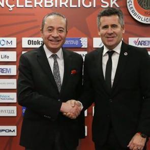 H&uuml;seyin Eroğlu'ndan 1 bu&ccedil;uk yıllık imza!