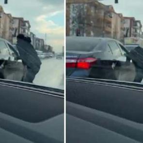 O anlar viral oldu: Meslek hastalığı! Kırmızı ışıkta müdahale etti!