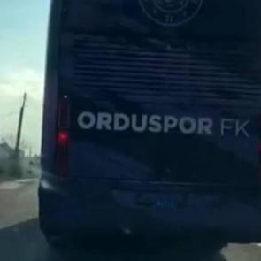 3. Lig ekibinin otob&uuml;s&uuml; Suriye'de g&ouml;r&uuml;ld&uuml;! Kul&uuml;pten a&ccedil;ıklama geldi