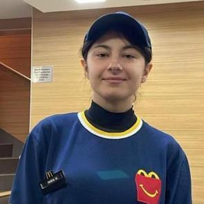 İşe gitmek i&ccedil;in evden ayrılan 21 yaşındaki Hazal'dan haber alınamıyor 